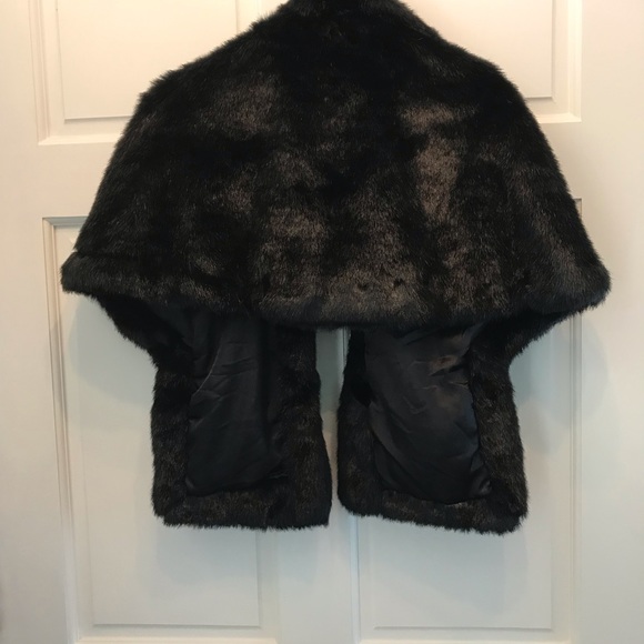 Bebe faux fur wrap - Picture 4 of 5